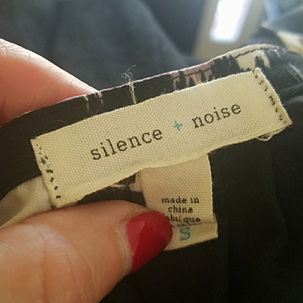 Silence + Noise Ruffled Mini - Picture 7 of 8